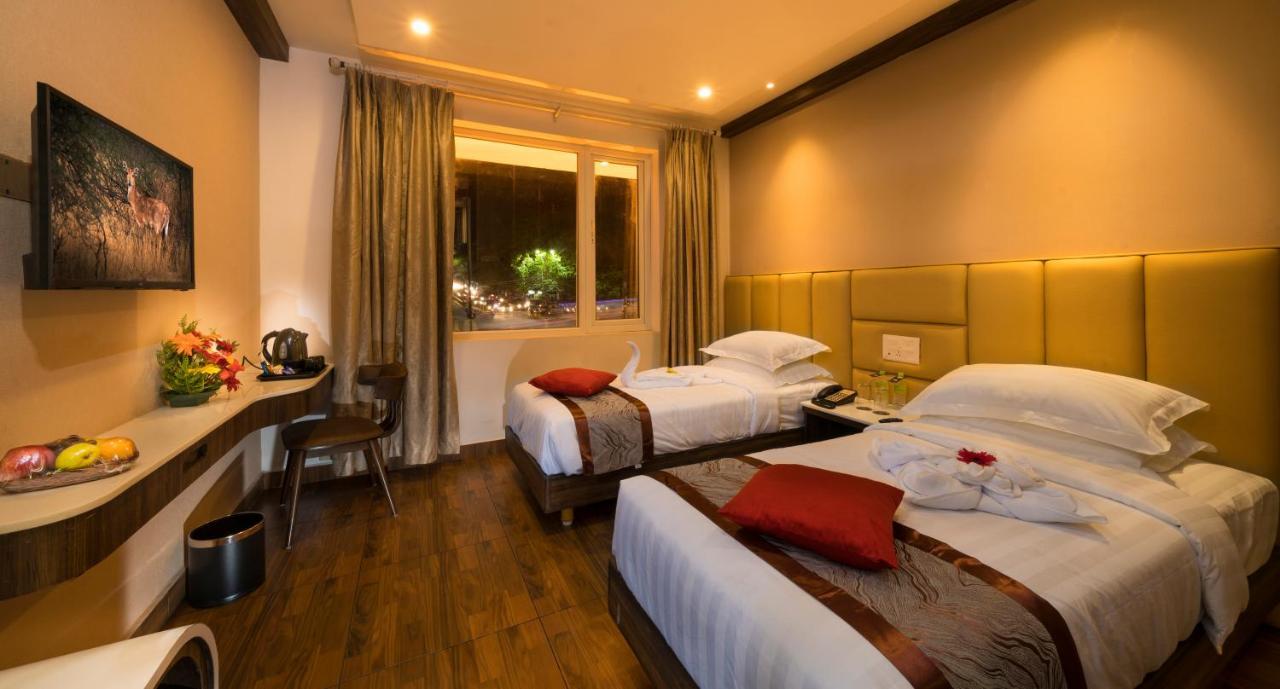 Hotel Cr Grande à Madurai Extérieur photo
